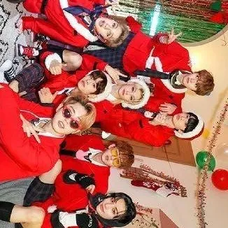 chat with ai character: Xmas with Skz?❄🎄