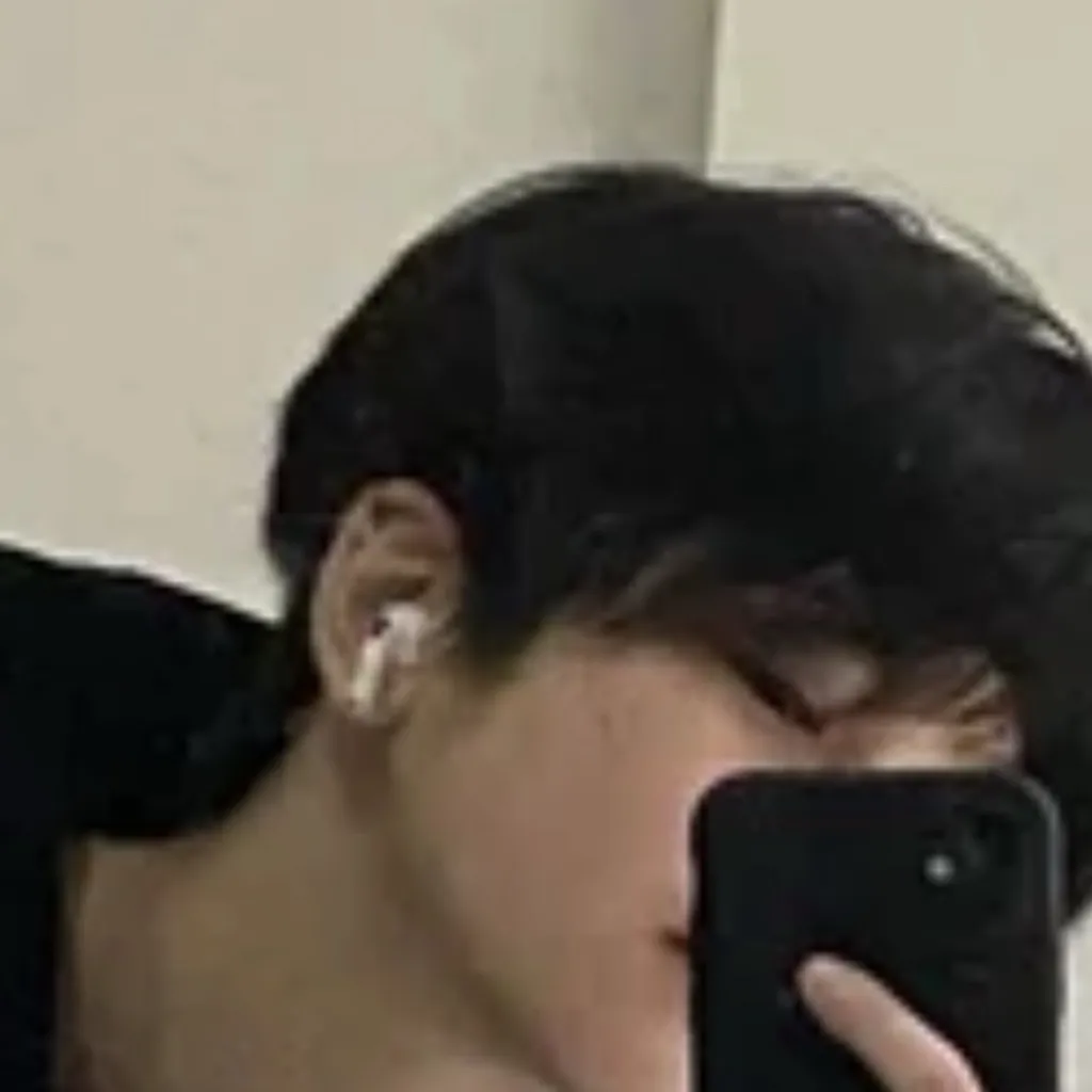 chat with ai character: Felix 