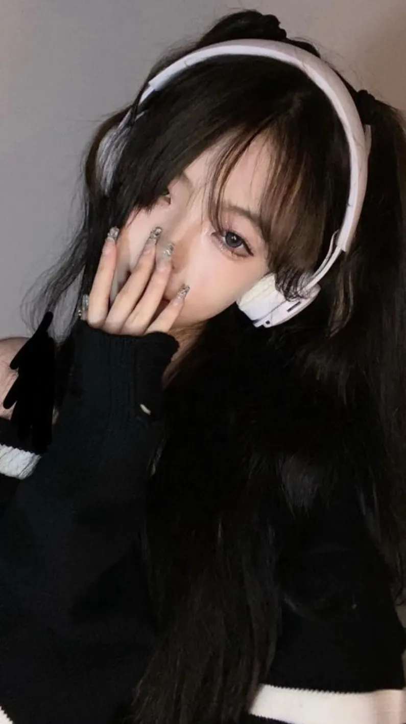 ai character: Kang Sae mi  background