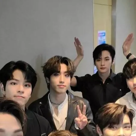 chat with ai character: straykids 