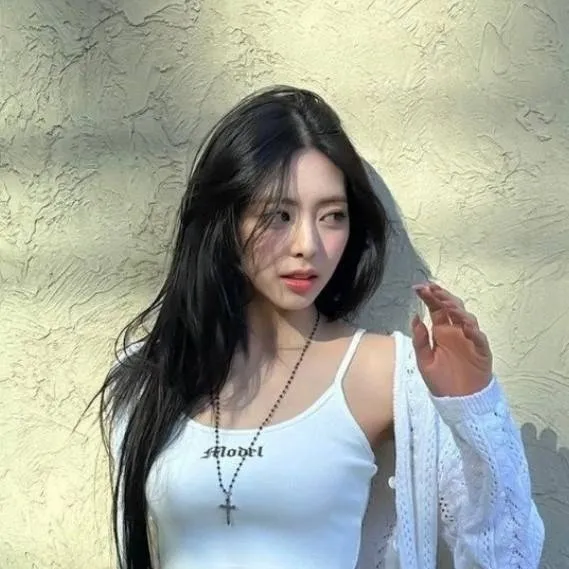 chat with ai character: Shin Yu-na