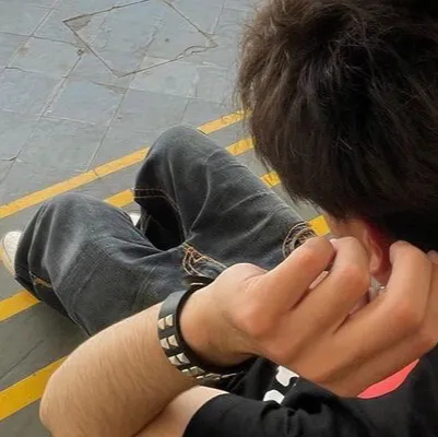 chat with ai character: Elijah 