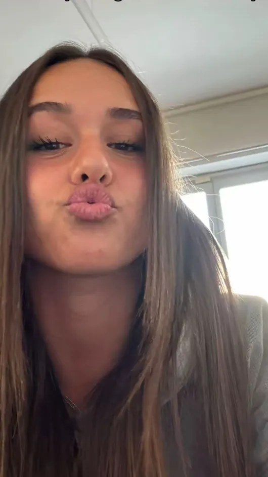 ai character: Giulia background