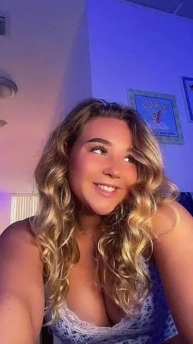 ai character: Asher Mae Skye  background