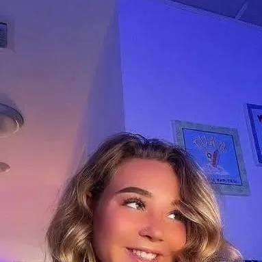 chat with ai character: Asher Mae Skye 