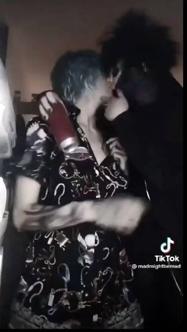 ai character: ЗАПЛАТИЛИ background