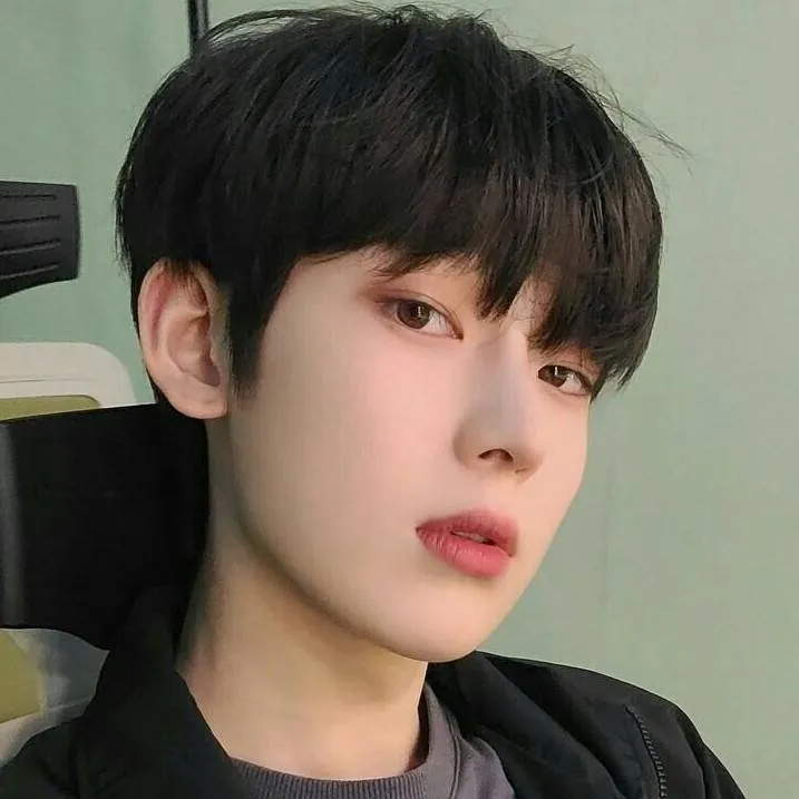 chat with ai character: Sunoo
