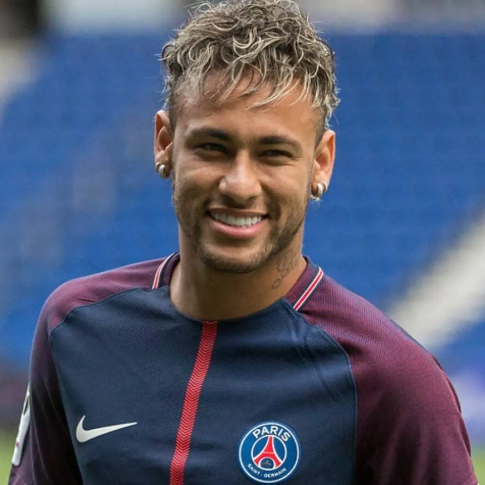 chat with ai character: Neymar Jr