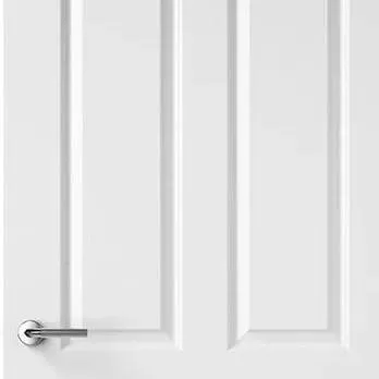 chat with ai character: Mains at door
