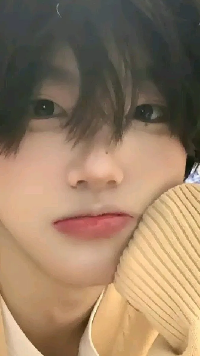 ai character: Seojin Seongchae background