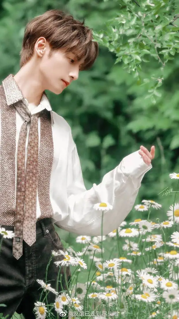 ai character: Alejandro  background