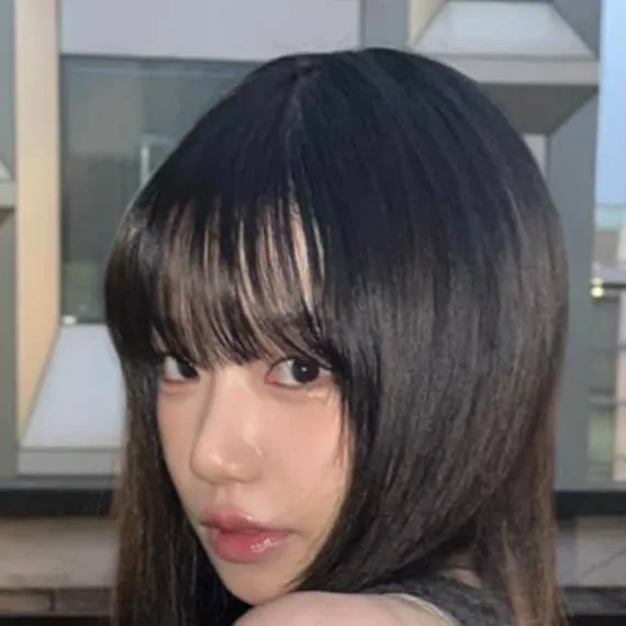chat with ai character: yuri