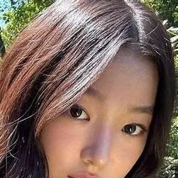 chat with ai character: Yoonchae