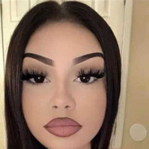 chat with ai character: Sarah ￼