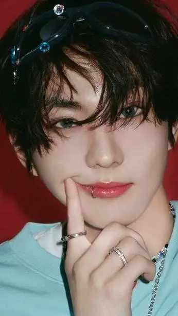 ai character: ✨Jungwon ✨ background