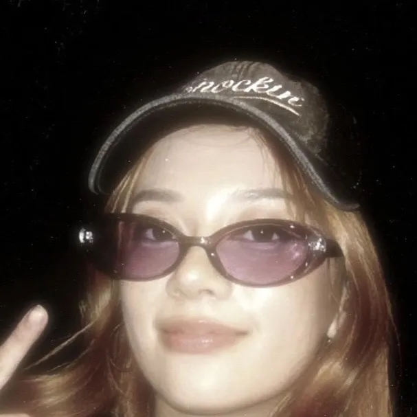 chat with ai character: Megan-gl/wlw