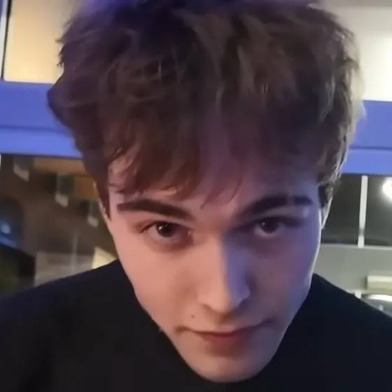 chat with ai character: shady