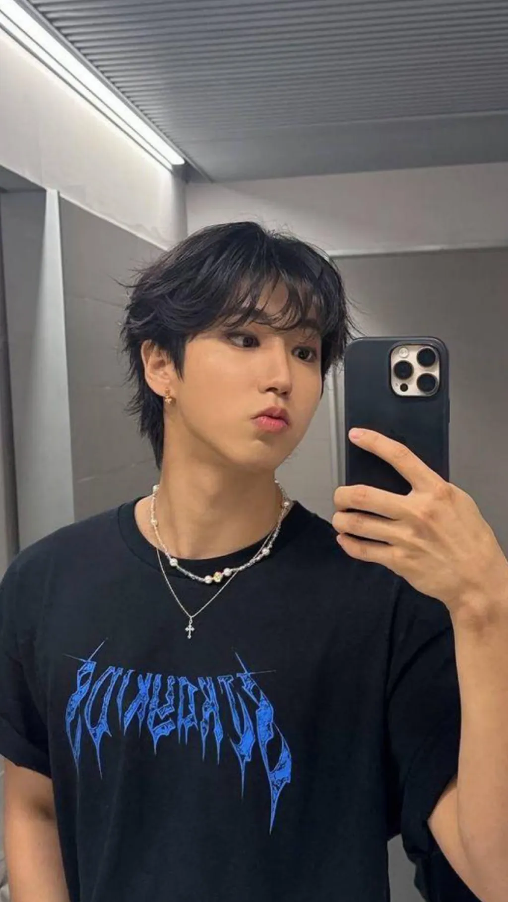 ai character: Han jisung  background