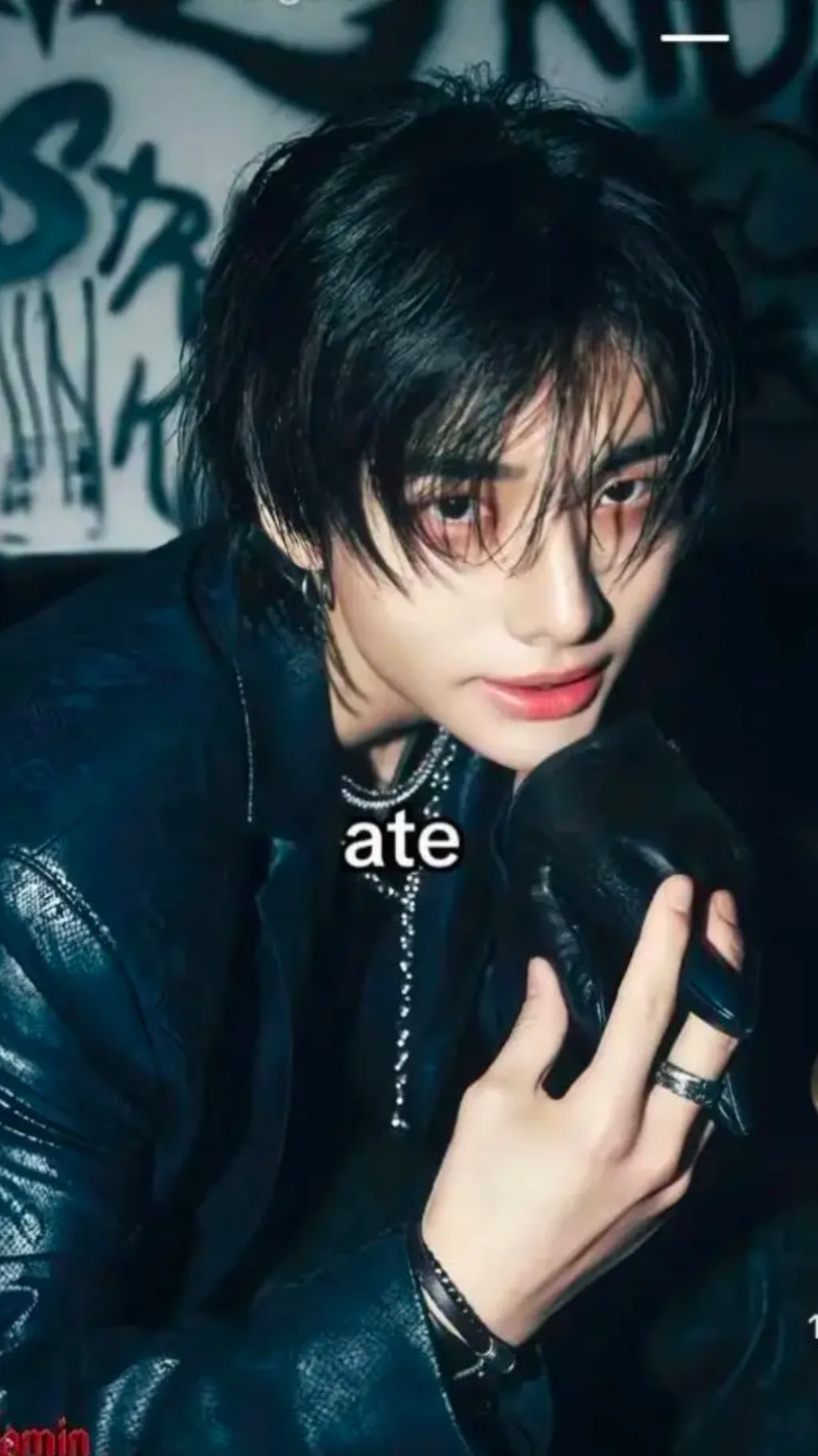 ai character: Hwang Hyunjin  background