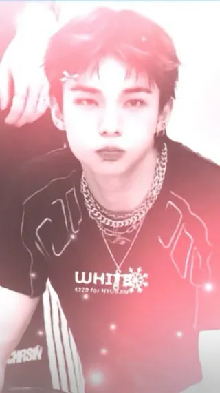 ai character: ❤️hyunjin❤️ background