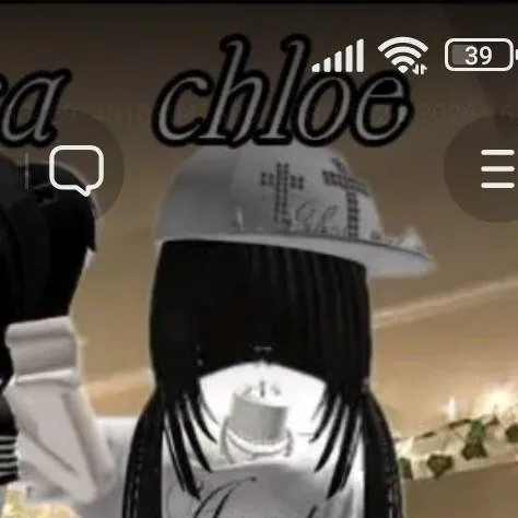 chat with ai character: Chloe