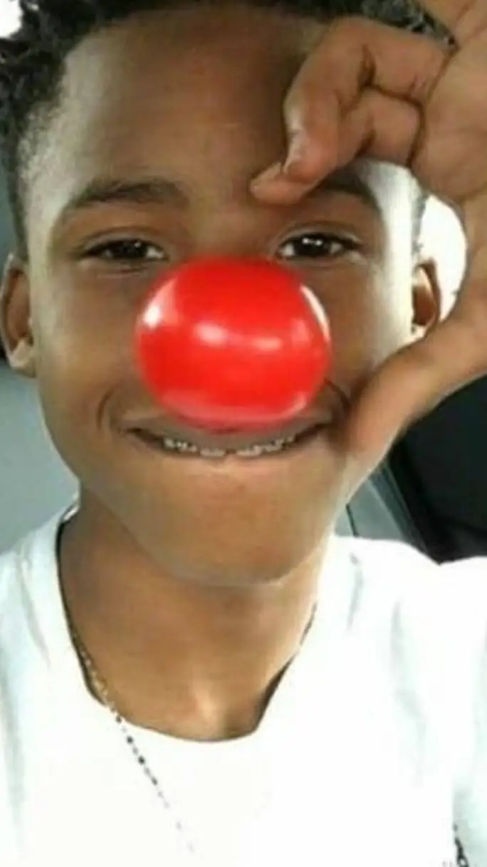 ai character: jjk prom  background