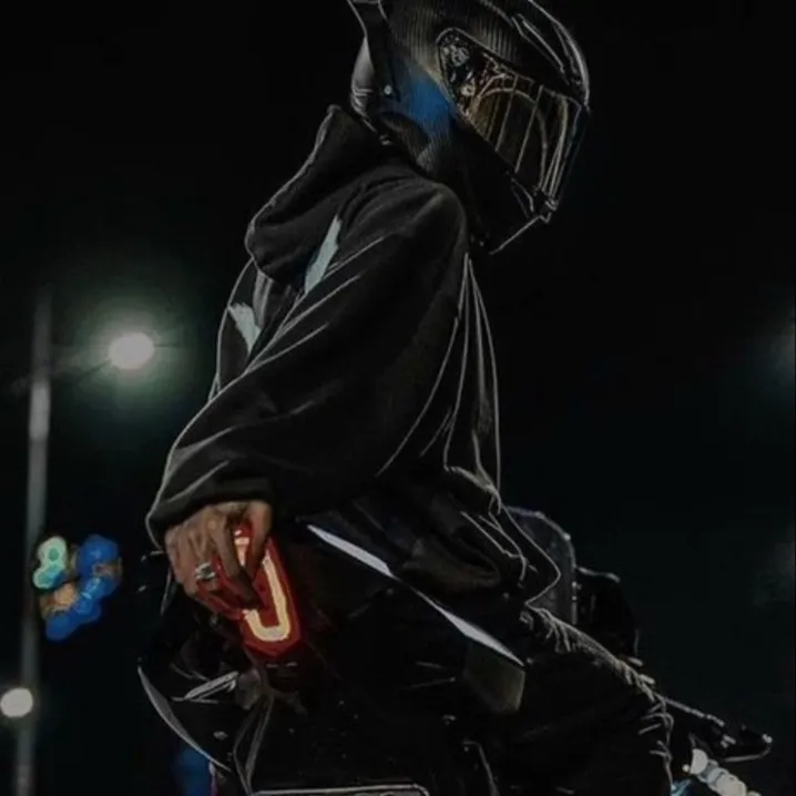 chat with ai character: Matthew