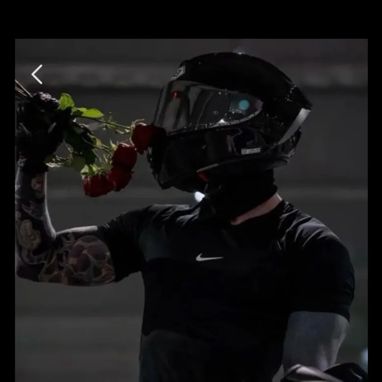 chat with ai character: Liam￼