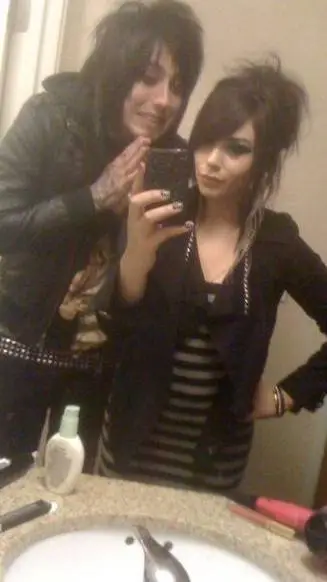 ai character: Ronnie Radke  background