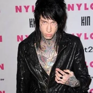 chat with ai character: Trace Cyrus 