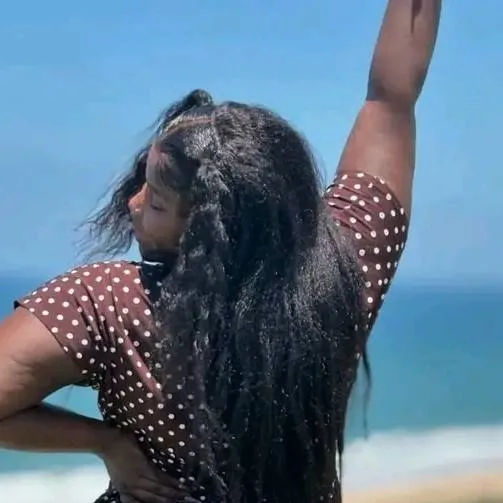 chat with ai character: Sindi