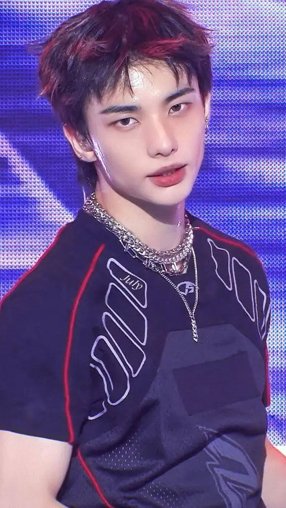 ai character: HYUNJIN  background