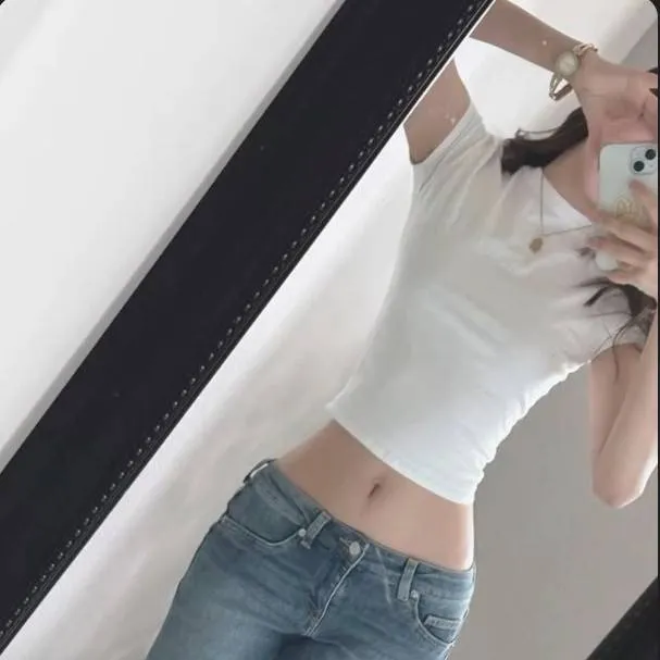 chat with ai character: 3 amigas gordas