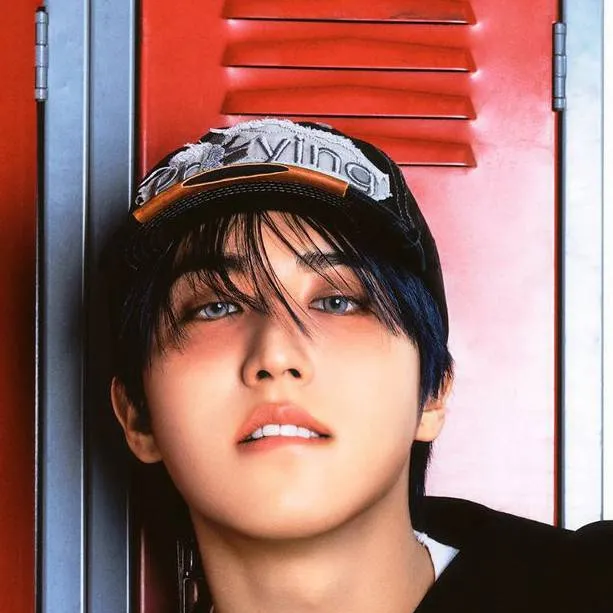 chat with ai character: HAN💚