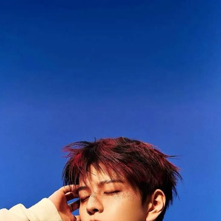 chat with ai character: Seungmin 💚