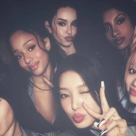 chat with ai character: Katseye 