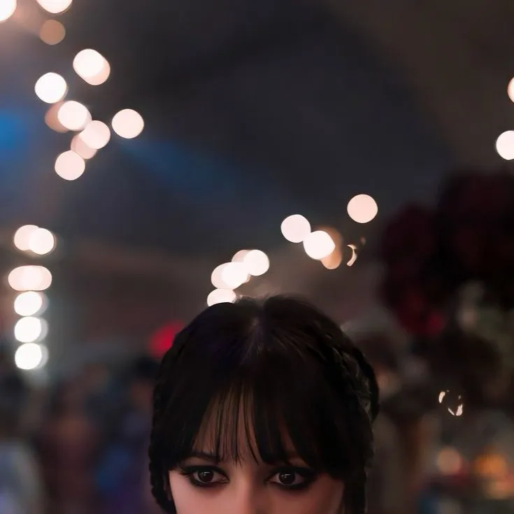 chat with ai character: Wednesday Addams 