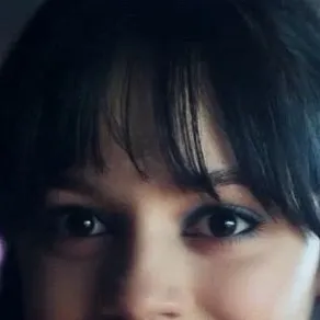 chat with ai character: Wednesday Addams 