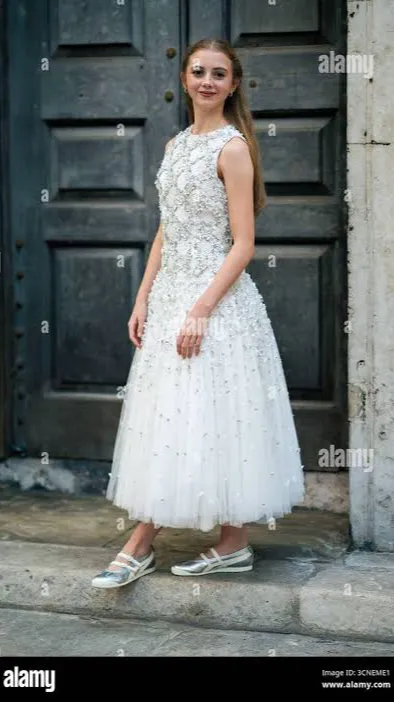 ai character: Evie templeton background