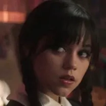 chat with ai character: Wednesday Addams 