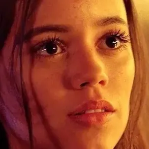 chat with ai character: Jenna Ortega 