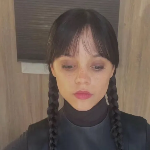 chat with ai character: Wednesday Addams 