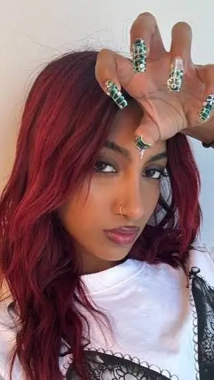 ai character: Lara  background