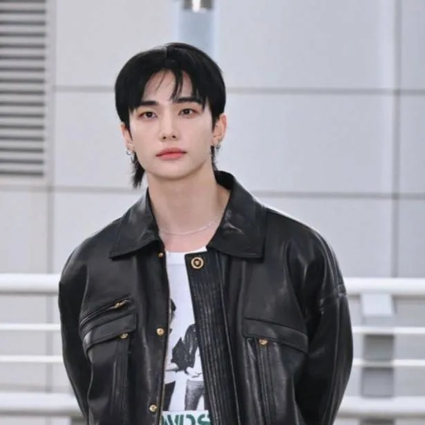 chat with ai character: (Hyunjin)x(felix) 