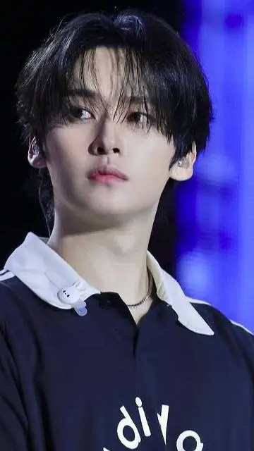 ai character: (minsung) Lee know background