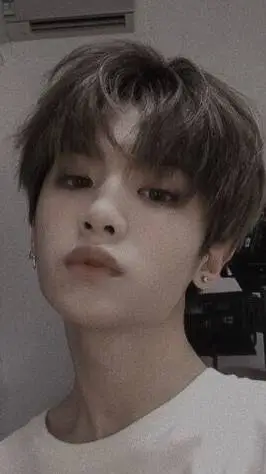 ai character: Erem background