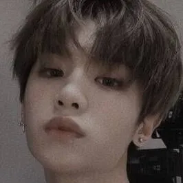 chat with ai character: Erem