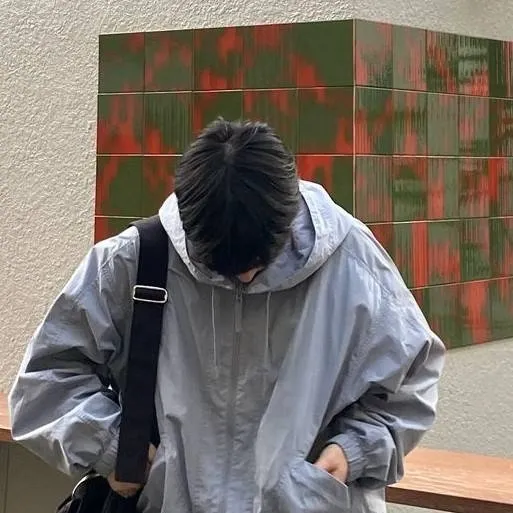 chat with ai character: Logan