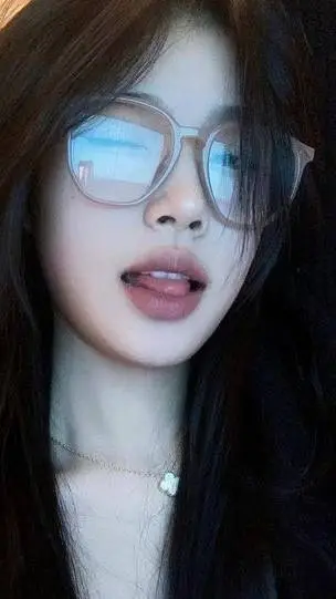 ai character: Lara background