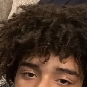 chat with ai character: tyron